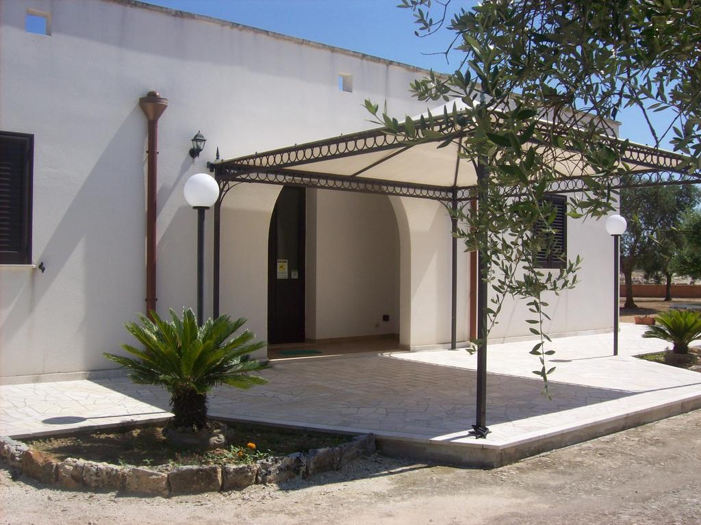 Otranto Le Sancinare Bed & Breakfast Casamassella Exterior photo