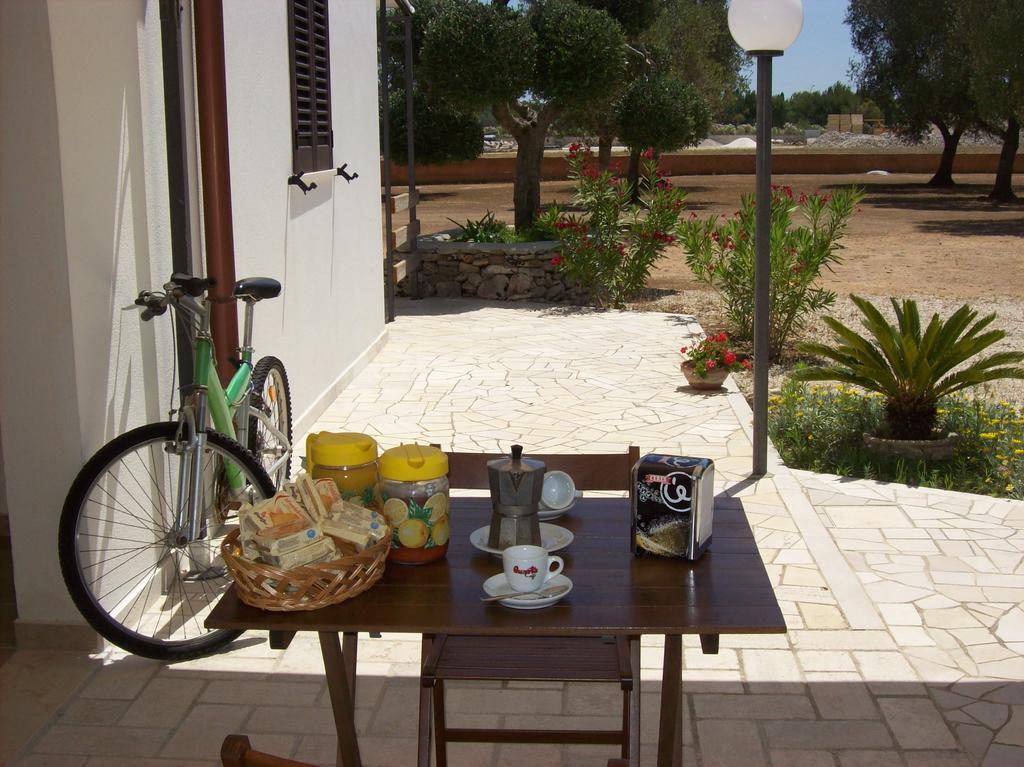 Otranto Le Sancinare Bed & Breakfast Casamassella Exterior photo