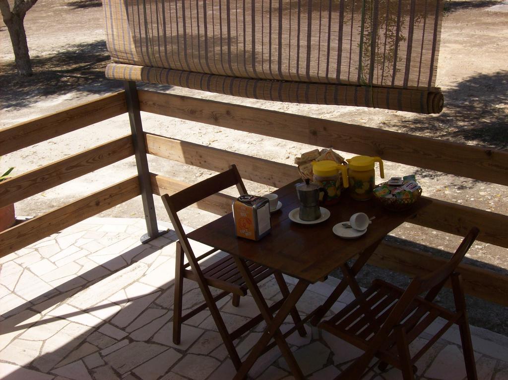 Otranto Le Sancinare Bed & Breakfast Casamassella Exterior photo
